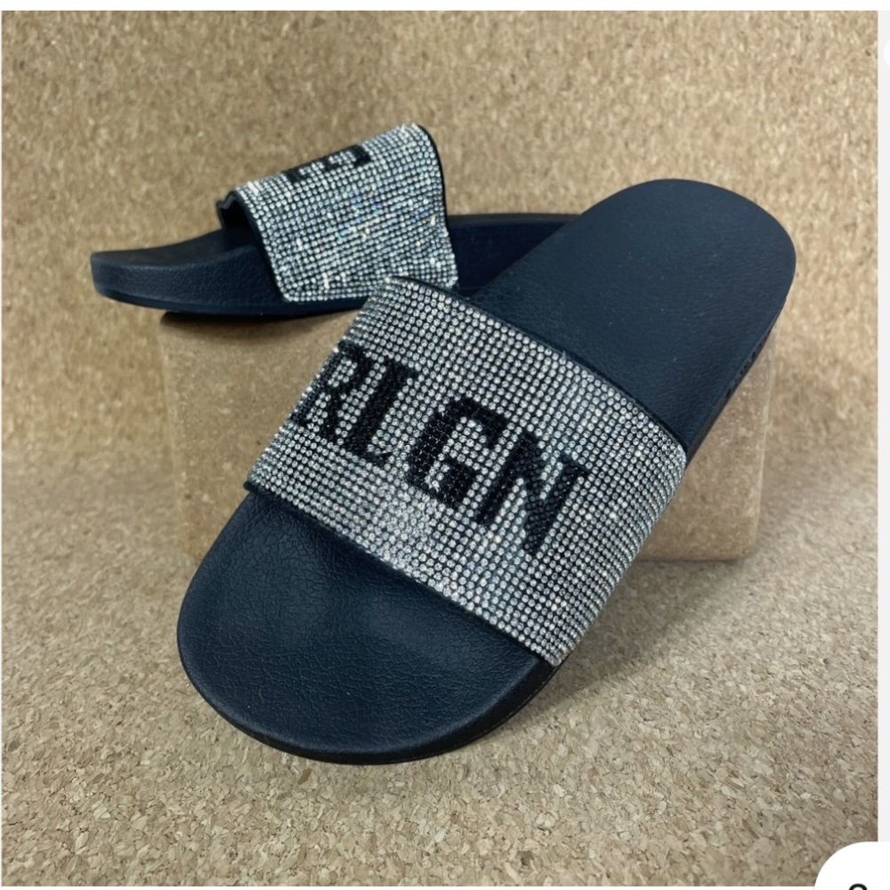 W2k Fashion ! True Religion Sides ( NWOT) - Picture 2 of 2